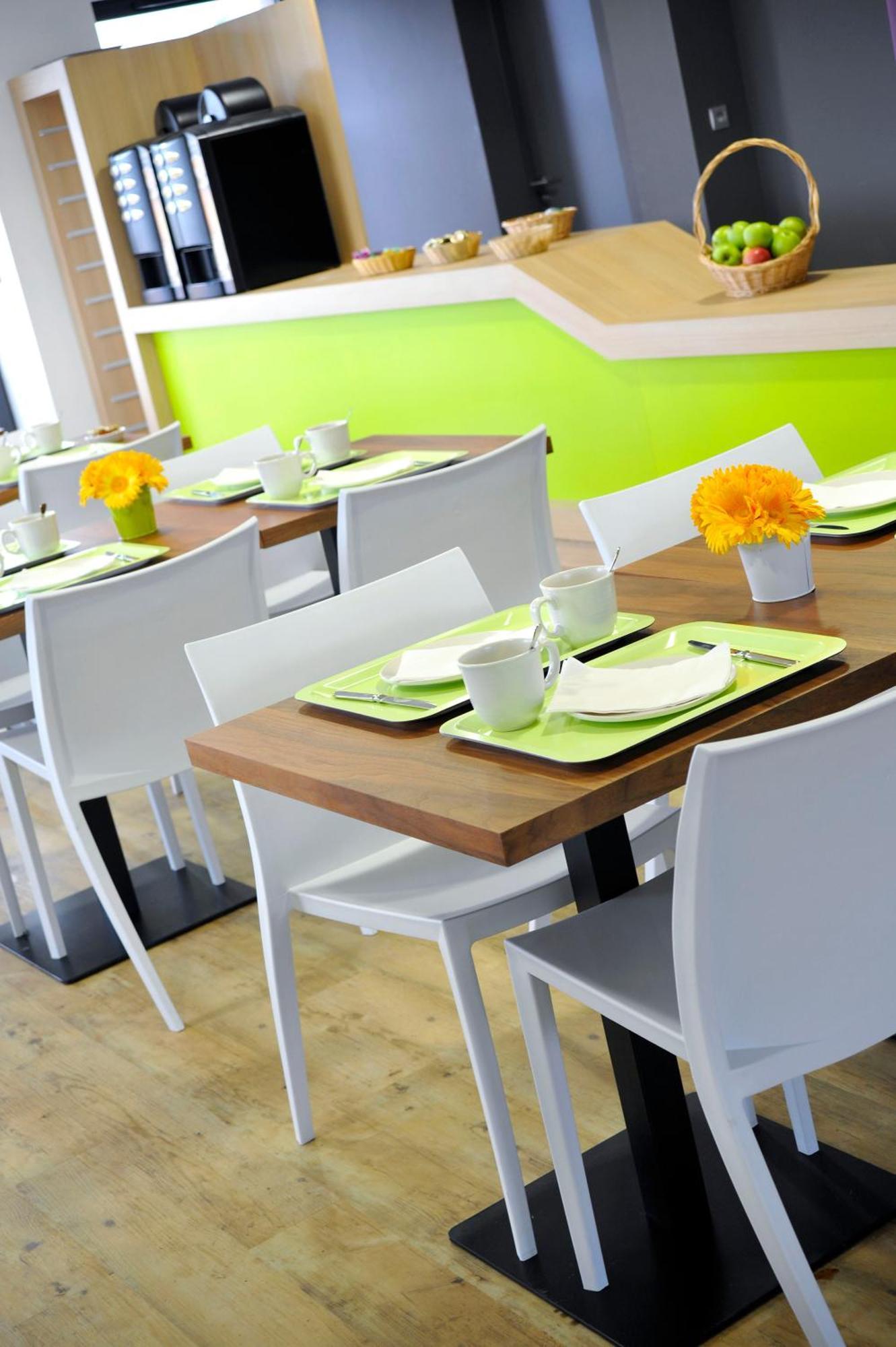 Sure Hotel By Best Western Guérande Ресторант снимка